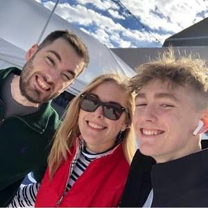 Meet your Posher, Kara